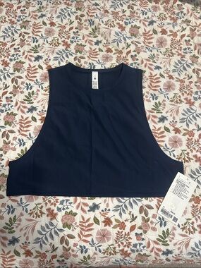 NWT Lululemon Muscle Love Crop Tank *Tough
True Navy